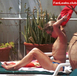 Amanda Holden Onlyfan Leaked Photo 17