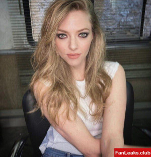 Amanda Seyfried Onlyfan Leaked Photo 47