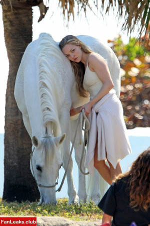 Amanda Seyfried Onlyfan Leaked Photo 158