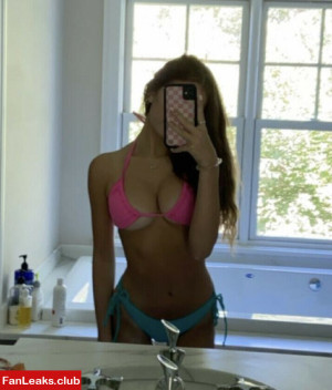 Breckiehill Onlyfan Leaked Photo 25