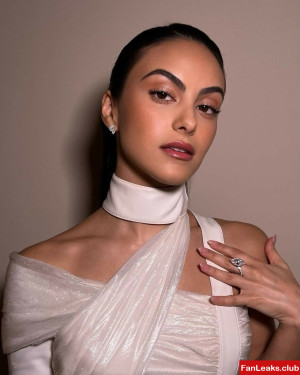 camila-mendes_0127.jpg