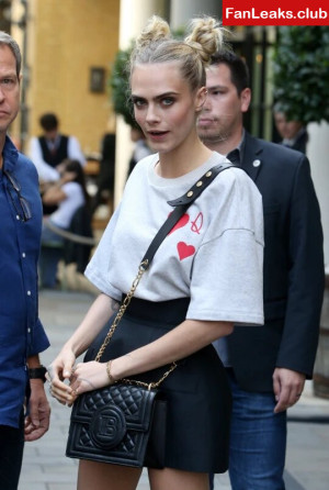 Cara Delevingne Onlyfan Leaked Photo 459