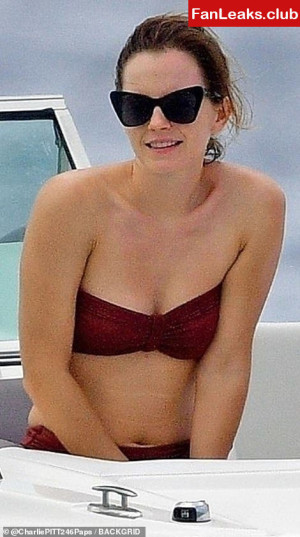 Emma Watson Onlyfan Leaked Photo 7