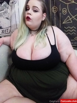 fatstonerchick.free onlyfans leaked photos