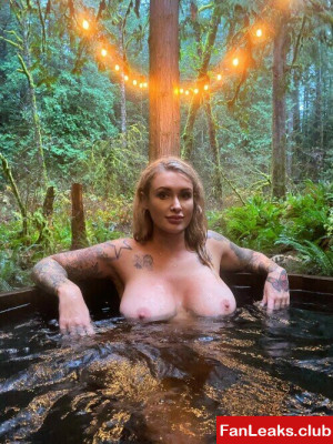 LauraLux Onlyfan Leaked Photo 1275