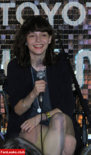 Lauren Mayberry Onlyfan Leaked Photo 4