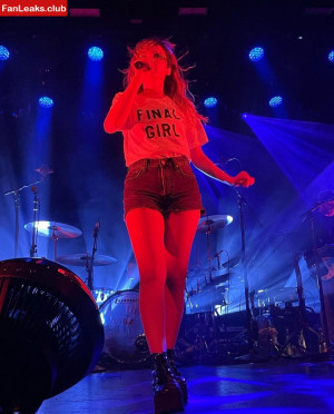 Lauren Mayberry Onlyfan Leaked Photo 42