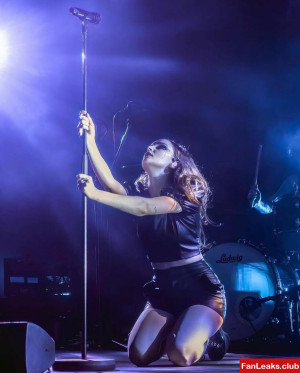 Lauren Mayberry Onlyfan Leaked Photo 151