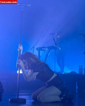 Lauren Mayberry Onlyfan Leaked Photo 152