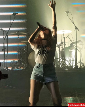 Lauren Mayberry Onlyfan Leaked Photo 154