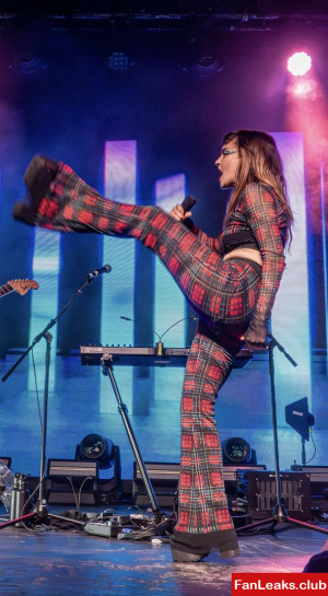 Lauren Mayberry Onlyfan Leaked Photo 192