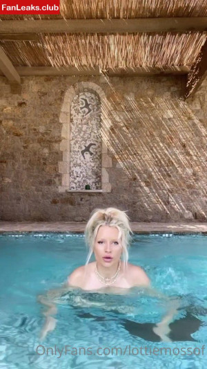 Lottie Moss Onlyfan Leaked Photo 161