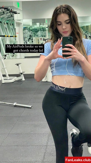 Mckayla Maroney Onlyfan Leaked Photo 19