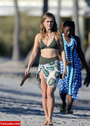 Melissa Roxburgh Onlyfan Leaked Photo 22