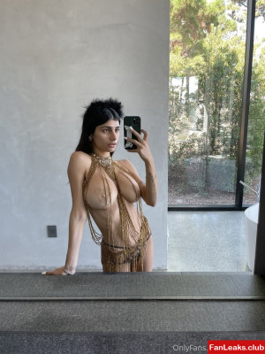 Mia Khalifa OnlyFans Leaked Photos