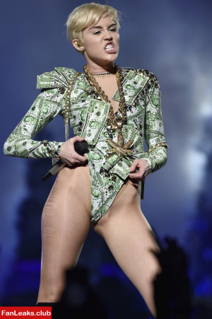 Miley Cyrus Onlyfan Leaked Photo 142