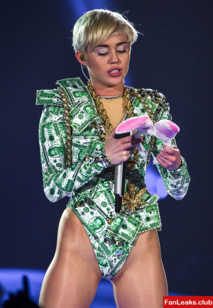 Miley Cyrus Onlyfan Leaked Photo 157