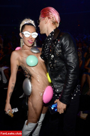 Miley Cyrus Onlyfan Leaked Photo 211