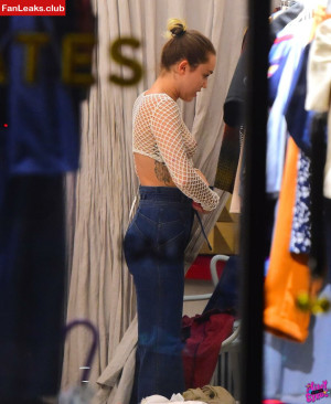 Miley Cyrus Onlyfan Leaked Photo 1591