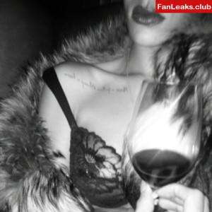 Rihanna Onlyfan Leaked Photo 553