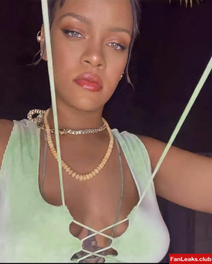 Rihanna Onlyfan Leaked Photo 700