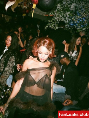 Rihanna Onlyfan Leaked Photo 733