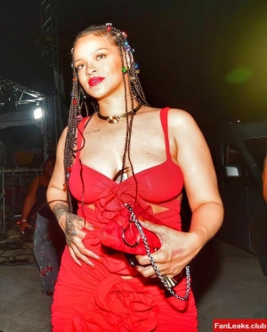 Rihanna Onlyfan Leaked Photo 747