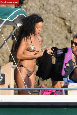 Rihanna Onlyfan Leaked Photo 784