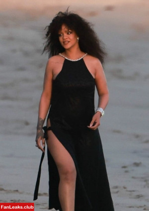 Rihanna Onlyfan Leaked Photo 787