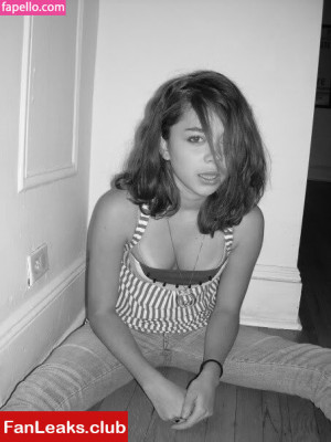 Sarah Hyland Onlyfan Leaked Photo 49