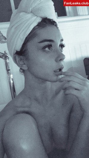 Sarah Hyland Onlyfan Leaked Photo 127