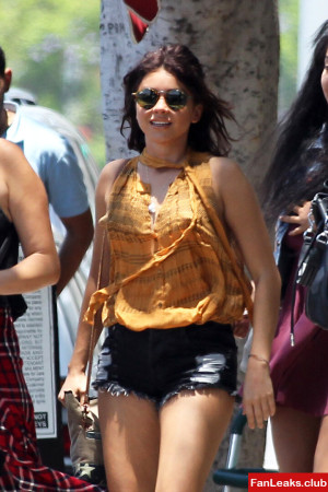 Sarah Hyland Onlyfan Leaked Photo 220