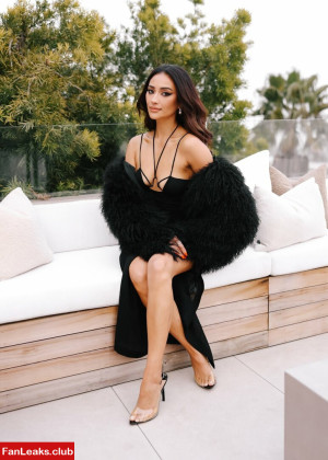 shay-mitchell_0193.jpg