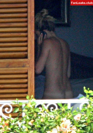 Sienna Miller Onlyfan Leaked Photo 11