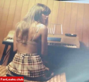 Taylor Swift Onlyfan Leaked Photo 757