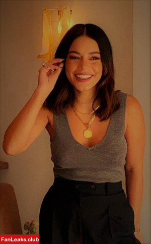 Vanessa Hudgens Onlyfan Leaked Photo 13