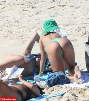 Vanessa Hudgens Onlyfan Leaked Photo 28