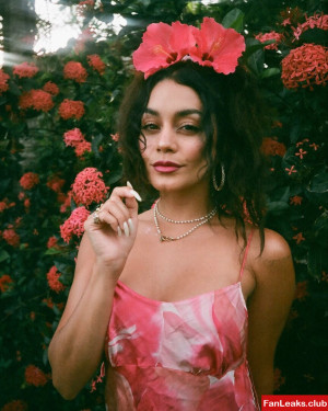 vanessa-hudgens_1021.jpg