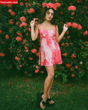 vanessa-hudgens_1022.jpg